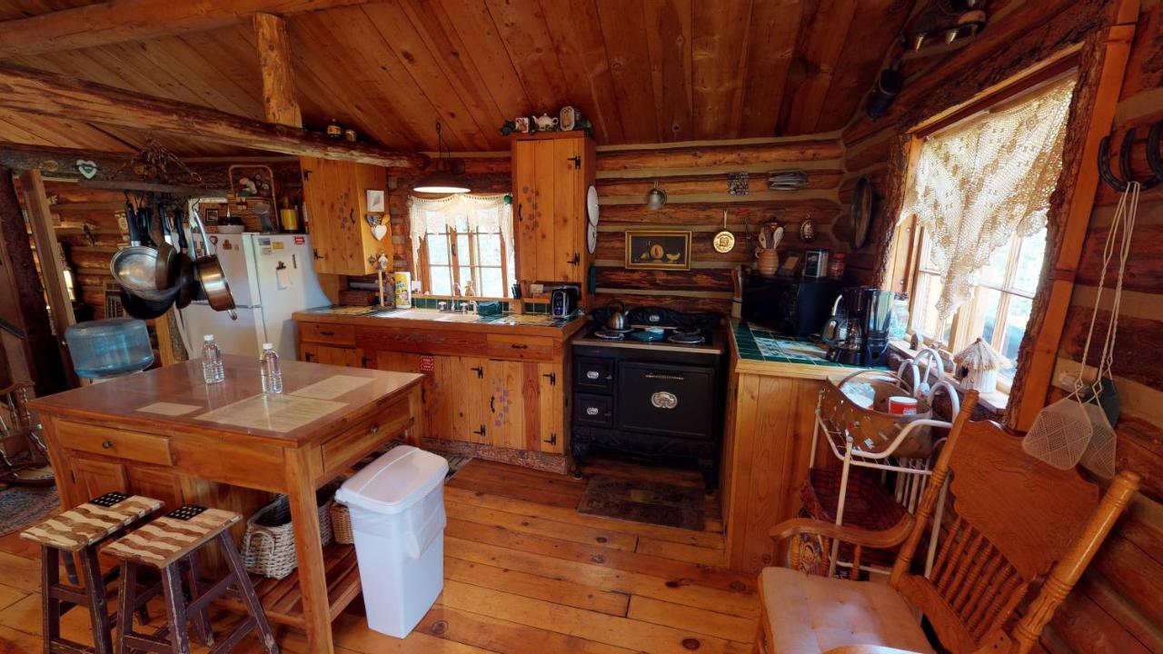 Cabin By The Creek With High Speed Wifi Red River Bagian luar foto