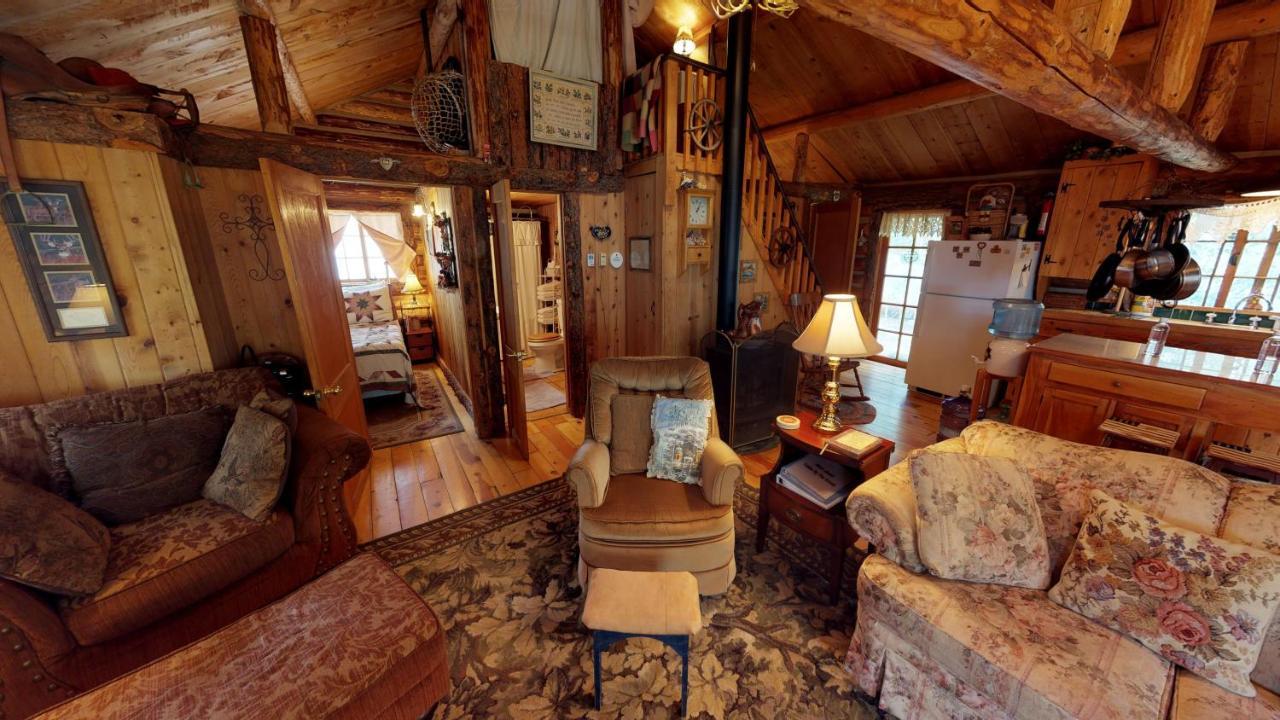 Cabin By The Creek With High Speed Wifi Red River Bagian luar foto